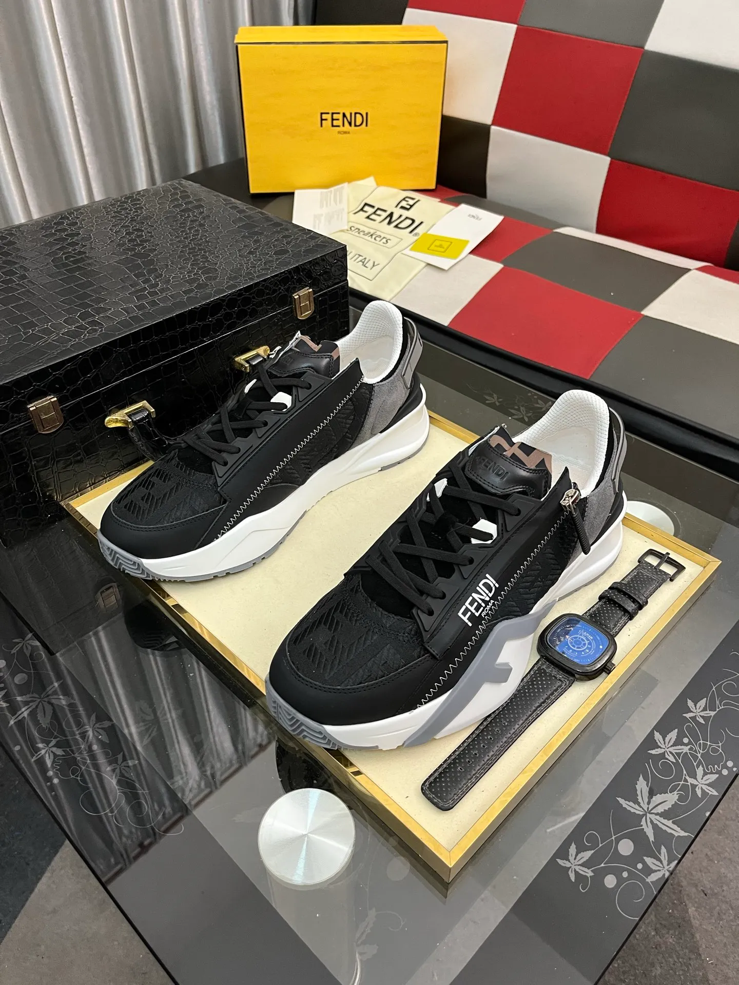 Men's men's shoes 💰540⌚️⌚️ FEND* — Fendi Flow men's casual sneakers, with elastic straps, side zippers, and corrugated soles engraved with F. Embossed Fendi Flow lettering on the heel. Made of technical fabric and a mix of blue and genuine leather. Decorated with Lycra® details. FF graphic tongue. Ultra-light and wear-resistant EVA sole. Code number: 38-44